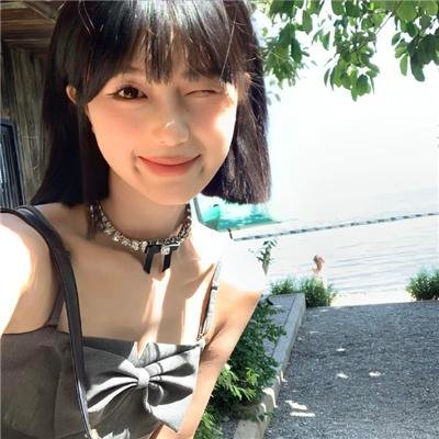 当 一个人 海报